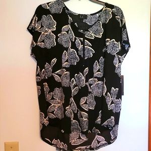 NWT Laura Cruz blouse Black& white with gold accent 1X